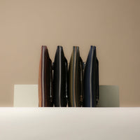 Premium leather Mathias folder fits 15-inch laptop