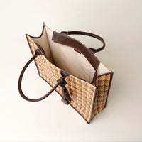 Open Top View of Raffia Mercatto tote bag, a lightweight, artisanal woven bag crafted from natural raffia.