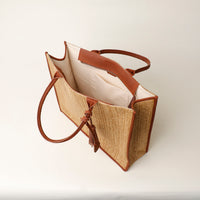 Open Top View of Raffia Mercatto tote bag, a lightweight, artisanal woven bag crafted from natural raffia.