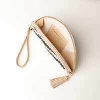Opne clutch Agnes Raffia Horizontal Lines with beige details leather and gold hardware, with three slots for cards