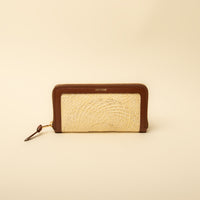 Front view of NatureHold Wallet handcrafted raffia and leather wallet by Danilo’s