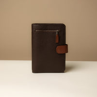Globetrotters Document Holder chocolate brown pebble leather, front view