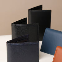 Close Up Leather card wallet with organized slots