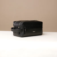 toiletry-bag-leather-santiago-black-side-view