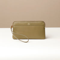 Closed Pouch Antonella in Romanche Napa leather with zip-around closure