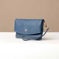 Karelia Clutch