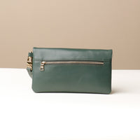 Karelia Clutch