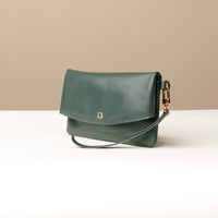Karelia Clutch