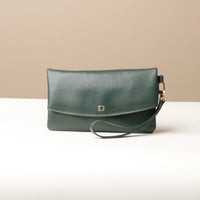 Karelia Clutch