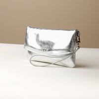 Karelia Clutch