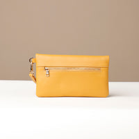 Karelia Clutch