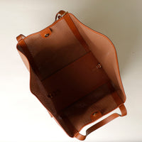 Handle and leather trim detail on Tosca Isola tote bag